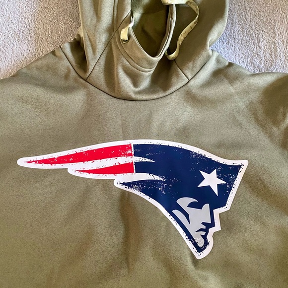 Patriots Salute to Service hooded sweatshirt - Picture 3 of 7
